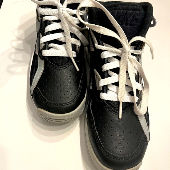 Nike Air Trainer SC High - Kids size 4.5 - minimally worn. - Picture 2 of 6